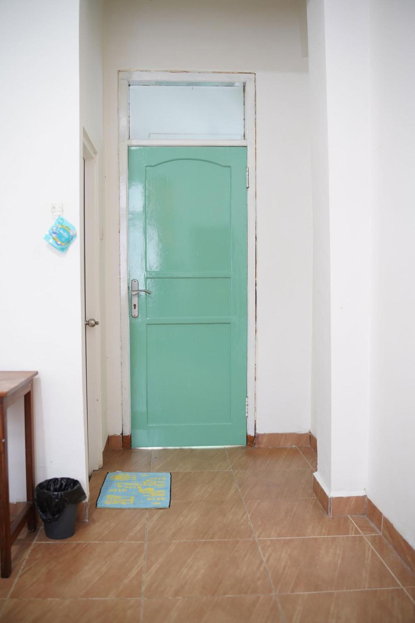 Wisma Grace 암본 외부 사진