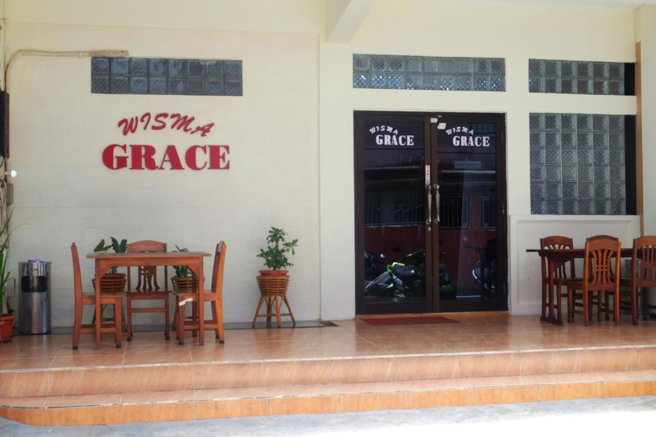 Wisma Grace 암본 외부 사진